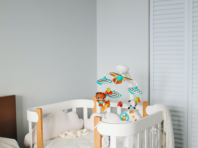 Прокат детских кроваток и колясок 