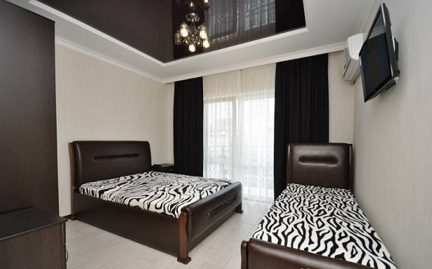 Трёхместный Люкс с балконом